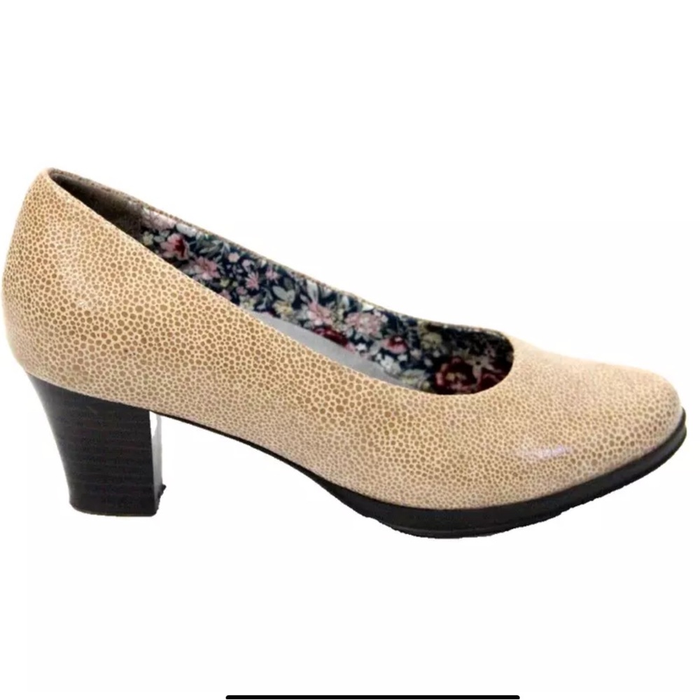 Hotter Angelica pumps Sz 11 professional heels leather court shoes beige nubuck